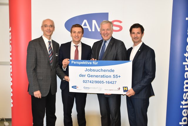 Alfed Walbert und Sven Hergovich vom AMS, Landesrat Martin Eichtinger und Landtagsabgeordneter René Lobner.