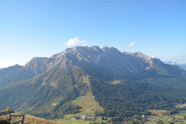 Eine gemütliche Wanderung am Fuße des 3.004 Meter hohen Rosengartens im Eggental.