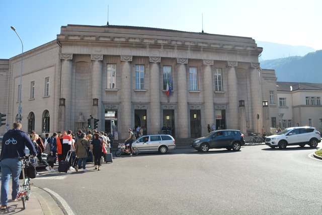 Das Bahnhofsgebäude in Südtirols Hauptstadt Bozen.