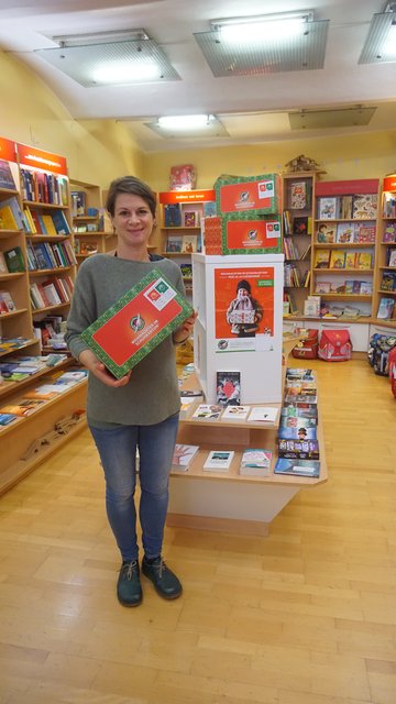 Christina Thonhauser sammelt die Geschenke
