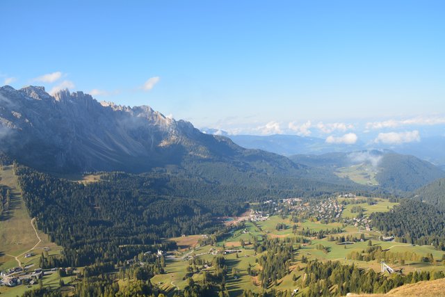 Der Latemar bildet in den Dolomiten mit seinen 2.842 Metern Seehöhe die Grenze zwischen Südtirol und dem Trentino.