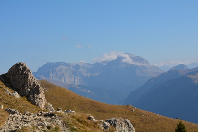 Eine gemütliche Wanderung am Fuße des 3.004 Meter hohen Rosengartens im Eggental.