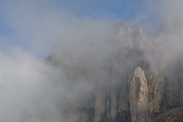 Eine gemütliche Wanderung am Fuße des 3.004 Meter hohen Rosengartens im Eggental.
