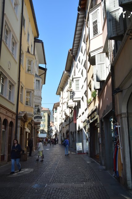 Mit fast 110.000 Einwohnern ist Bozen die größte Stadt in Südtirol.