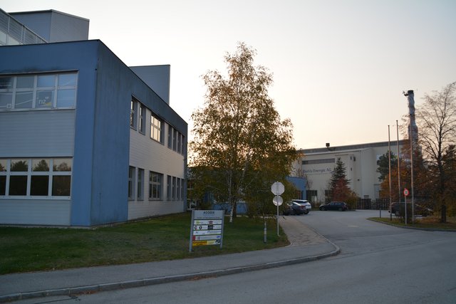 <f>Der Access Industrial Park Austria Gmünd</f> mit Blick auf das Gründer- und Beratungszentrum und die Firma Bioma Energie.
