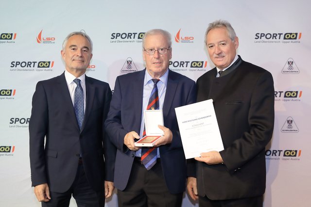 Zum Sport-Konsulent wurde Hans Wolfgang Schiendorfer aus Gallspach ernannt. Landtagspräsident Viktor Sigl und Präsident Peter Reichl (Landessportorganisation) gratulierten.