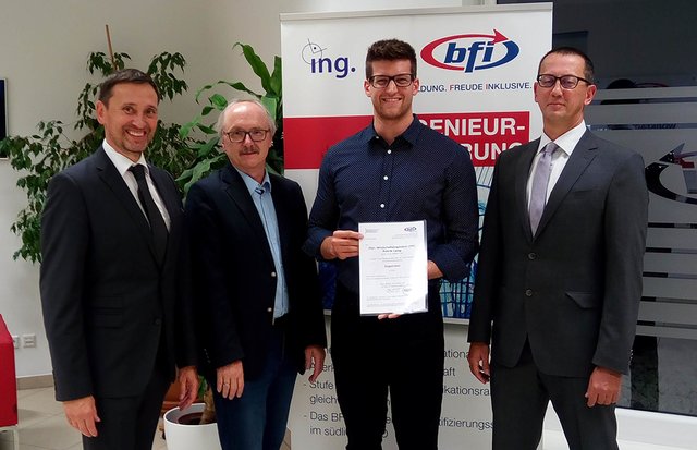 v.l.n.r.: Leiter der Zert.-Stelle Mag. Martin Schilk, Fachexperte Dipl.-Ing. Dr. Friedrich Lux, Ing. Patrik Lang (Maschinenbau) und Fachexperte Dipl.-Ing. Gerhard Probst