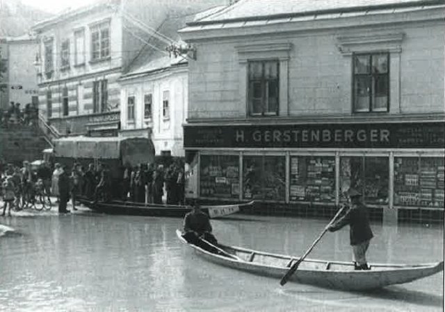 Der Niedermarkt beim Hochwasser 1954.