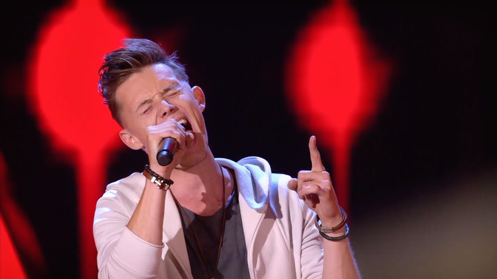 Schon fast wie Bon Jovi: Matthias Nebel singt "Bed of Roses" bei "The Voice of Germany".
