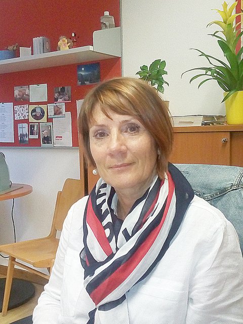 Waltraud Galler gibt wertvolle Tipps, wie Sie Ihr Kind vor dem Sturz vom Wickeltisch bewahren.