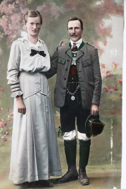 Großmutter Rosa (im Bild mit Großvater Stephan) wurde 1896 geboren, ihre Kochrezepte gab sie an ihre sechs Töchter weiter.
