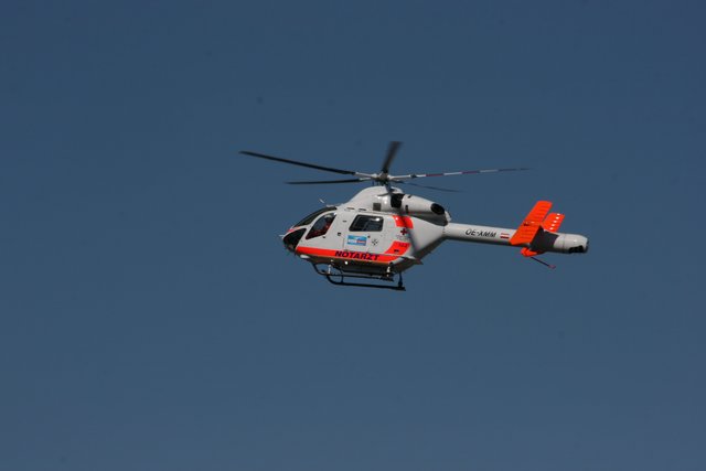 Ein 24-Jähriger wurde bei Holzarbeiten beim Schmiedhornlift in Faistenau in Flachgau verletzt.