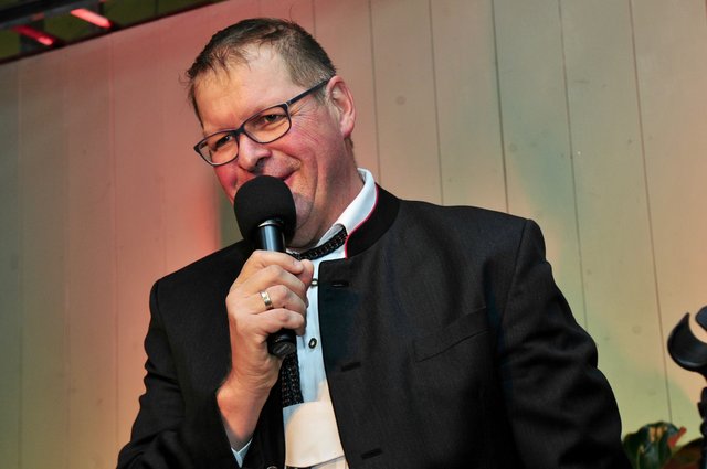 Erwin Seidemann: Bio-Blumengärtner, Moderator, Gastgeber, Bauaufsichtsleiter u. v. a. m. agierte in Hochform!
