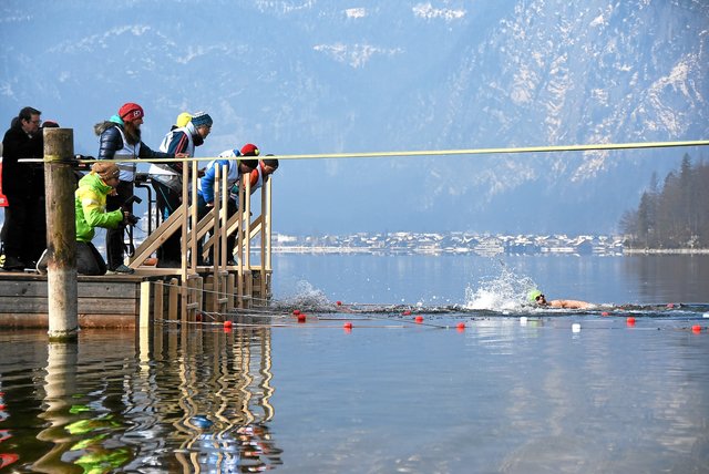 Das 2. Eisschwimmen am Hallstättersee findet am 1. Dezember 2018 statt.