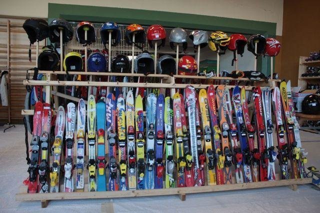 <f>Verkauft wird </f>gebrauchte Wintersportausrüstung.