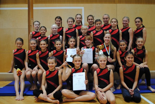 Die erfolgreichen Turn 10 Turnerinnen des SV Marchfelder Bank Gymnastics Gänserndorf.