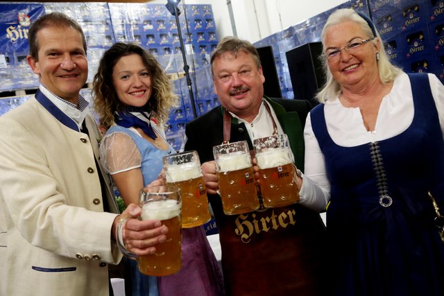 Klaus Möller, Irina Riegler, Leopold Kraßnitzer vom Prechtlhof in Althofen und Astrid Matchett-Krenn (von links)