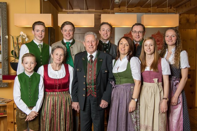 Die Familie Fasching in ihrem Dorfhotel im Februar 2018. | Foto: Kurt Elmleitner