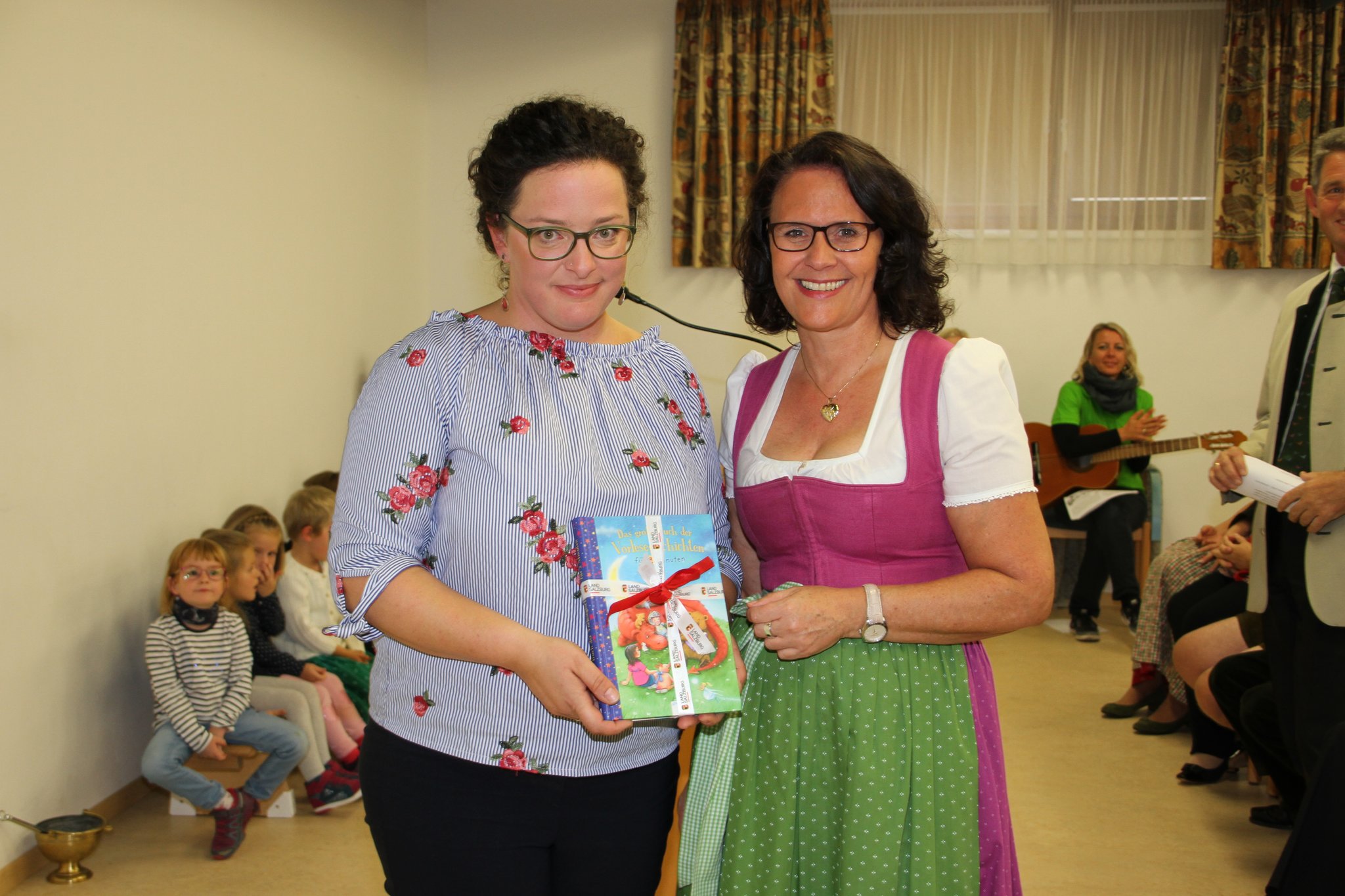 Anthering: Neu erweiterter Kindergarten eingeweiht - Flachgau