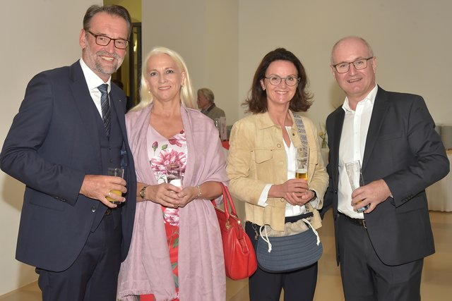 Reinhard Stadler (WKO UU), Josef Priglinger (Biohort) und Gattinnen