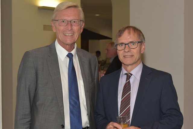 Gerhard Hasenöhrl (Land OÖ, l.), LVwG-Präsident André Starlinger.