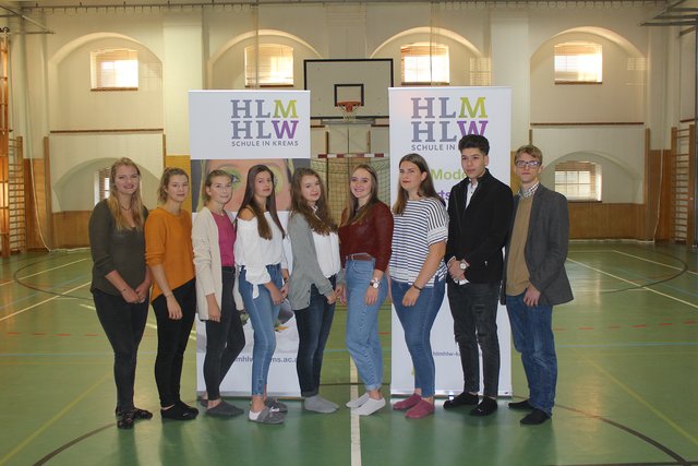 Landesschulsprecherin Johanna Grassmann, Nina Teufner, Marlene Gritsch, Selina Peitler, Marie Krammer, Cornelia Spannagl, Franziska Rohrhofer, Cesar Aboal, Lukas Kolbeck | Foto: HLM HLW
