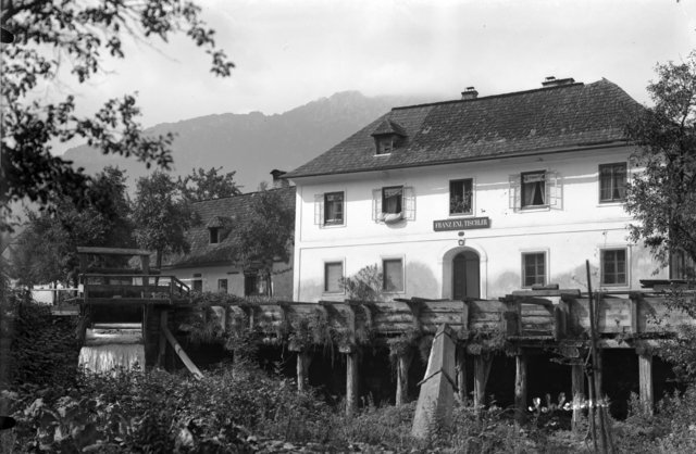 Krämerei Rosina Poschl u. Franz Exl Tischler, heute Weinstab