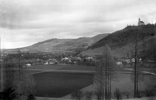 Blick vom Oberm. Steinbruch zum Georgiberg und nach Kirchdorf