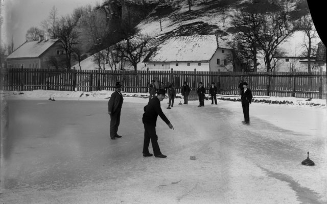 Eisstockschießen am Pöllhuberteich