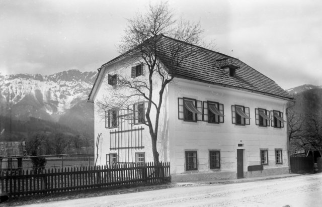 Haus Heidelmeier Haus Nr 100 nähe Hinterburg an der Bundesstraße