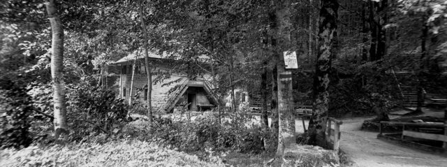 Badhaus, und „Restauration Franz Zeitlinger“ beim Kremsursprung.