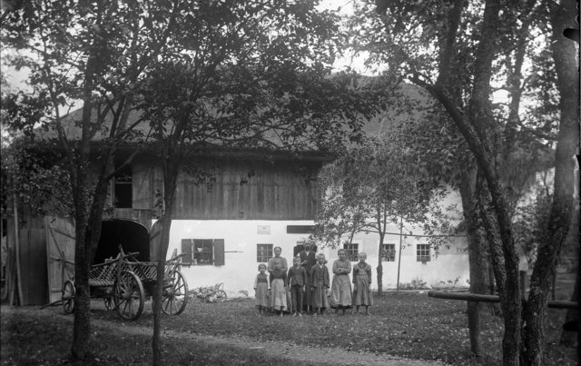 Bauernhof mit Familie und Leiterwagen vermutlich Adam