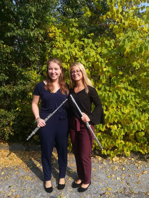 Talente auf der Querflöte: Marlene Wieser und Alina Brandlmayr.
 | Foto: Bonelli