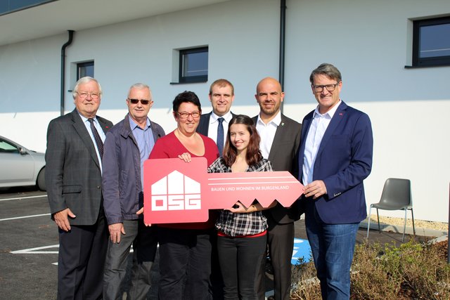 Die neuen Mieter des SAMO-Centers in Markt Allhau beziehen ihre Wohnungen. | Foto: OSG