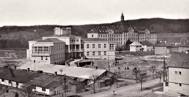Die Hatschek Stiftung im Jahr der Eröffnung 1931. Sie verfügte damals über 70 Betten und zwei Operationssäle.