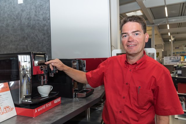 Bei Kaffeemaschinen gilt es vor dem Kauf an manches zu denken weiß Franz Pühringer von ETECH.