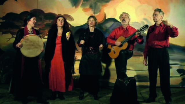 Italienische Lieder erklingen am 10. November im Dorf.