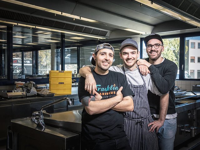 Marko Ertl, David Weber und Matthias Kroisz (v.r.) verhelfen Start-ups ins Supermarktregal.