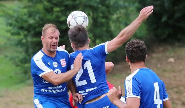 Kampf um die Lufthoheit in der Gebietsliga: St. Peter.