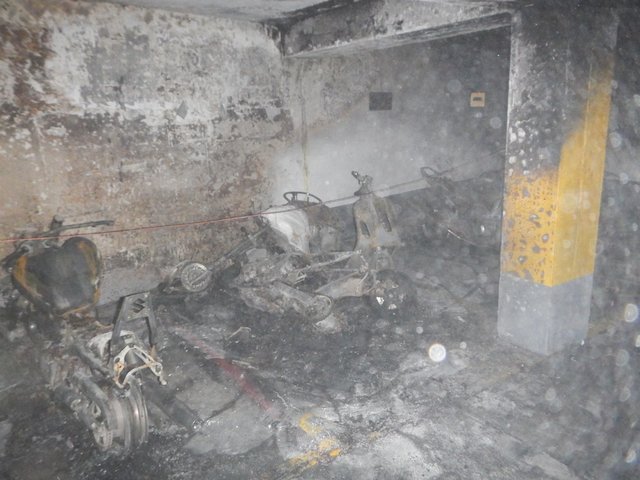 Mehrere Mopeds und Motorräder standen in Brand. | Foto:  MA 68 Lichtbildstelle