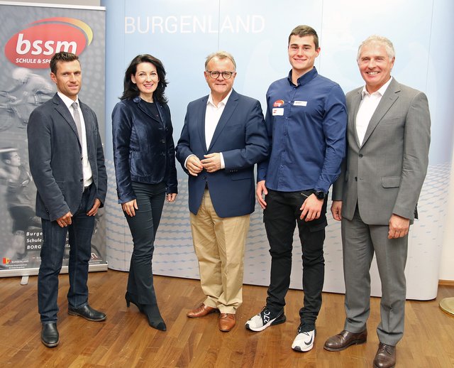Positive Bilanz zum 20-jährigen Jubiläum: designierter gf. bssm-Obmann Marc Kerschbaumer, BORG-Direktorin Ingrid Weltler-Müller, bssm-Präs. LH Hans Niessl, Speerwurfstaatsmeister Adam Wiener (9s), Obm. Christian Buchhas
