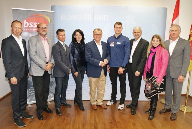 Mag. Harald Ziniel, Obmann BSSM-Beirat und FI für Bewegung u. Sport im Burgenland, BSSM-Obmann-Stv. Mag. Erwin Friedl, designierter gf. BSSM-Obmann Mag. Marc Kerschbaumer, BORG-Direktorin Mag.a Ingrid Weltler-Müller, LH Hans Niessl, Adam Wiener, Schüler der 9. Klasse des BORG, Speerwurf-Staatsmeister 2018 (und jüngster Staatsmeister überhaupt, mehrfacher österr. Meister), 1. BSSM-Vizepräs. Bildungsdirektor Mag. Heinz Zitz, 2. BSSM-Vizepräs.in Mag.a Claudia Priber, Vorständin Abt. 7, Amt d. Bgld. LReg., Mag. Christian Buchhas, Obmann BSSM Oberschützen