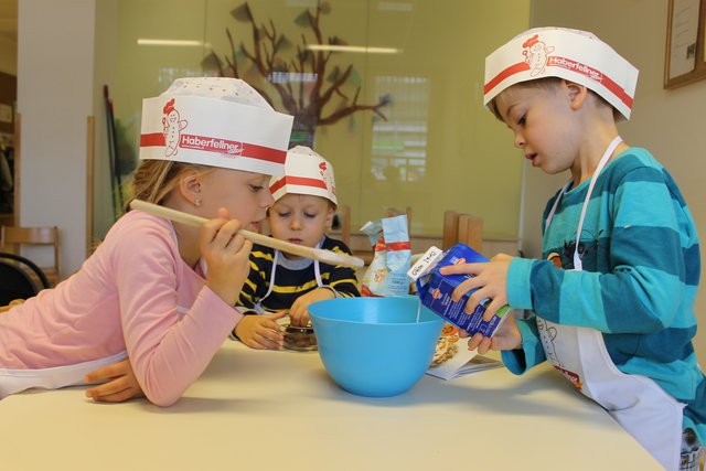 Backen: Kleine Bäcker im Sumsi-Kindergarten - Linz