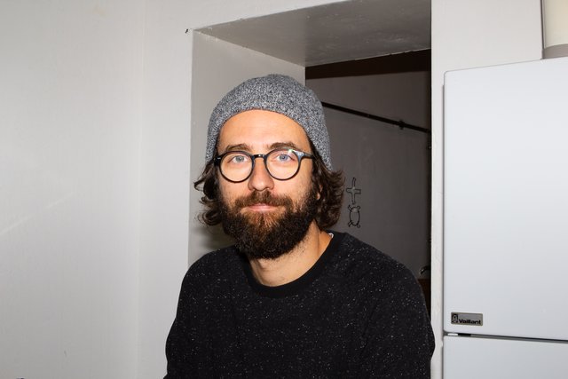 Jakob Bretterbauer ist gelernter Koch und Sommelier. Mit dem Espresso Rosi erfüllt er sich einen Traum.