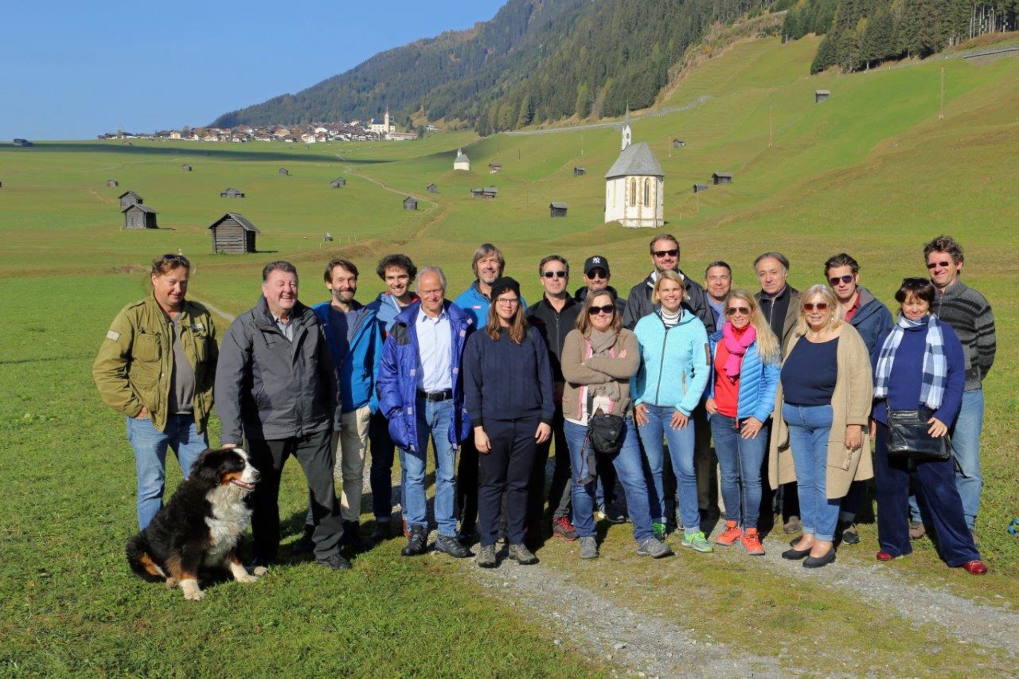 Familienurlaub in Osttirol-Sillian Mglichkeiten, die Osttiroler Bergwelt spielerisch zu entdecken, gibt es viele Fernglas Gmsen jagen und den Geschmack von Wildkrutern kennenlernen. anzeigenFreischwimmbad Matrei in Osttirol. Familienurlaub im Sommer - Osttirol | Tirol