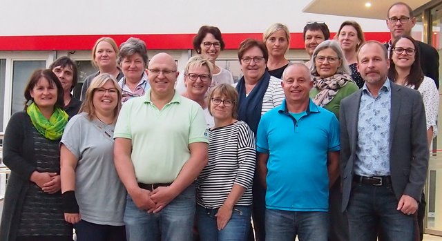 ÖGB Regionalsekretär Peter Schoberleitner (außen rechts) und ÖGB Regionalvorsitzende Sabine Ameshofer (außen links) mit den Teilnehmern. | Foto: ÖGB Grieskirchen