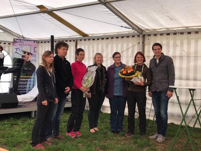 Birgit Arbeiter, Günter Pernul, Sylvia Heeb, Christina Ball, Irmgard Hartlieb, Sabrina Ploner und Luca Burgstaller. | Foto: Privat