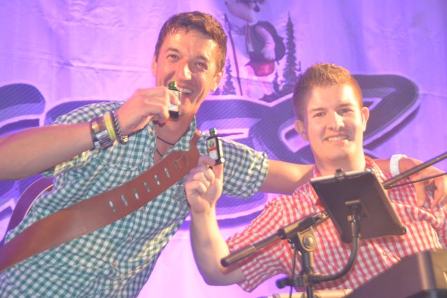 "Mia 2woa" (Markus Leitner und Florian Pinzker) eröffneten den gelungenen Abend.