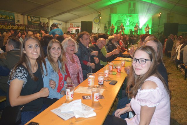 Im Zelt herrschte hervorragende Stimmung.
