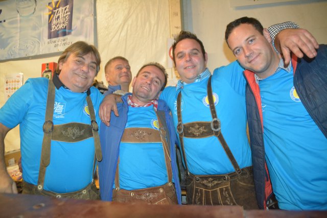 Auch das SC Bad Tatzmannsdorf-Team hinter der Schank war gut drauf.